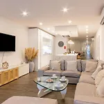 Apartament Modern Beautiful Pool And Sea - Happy
