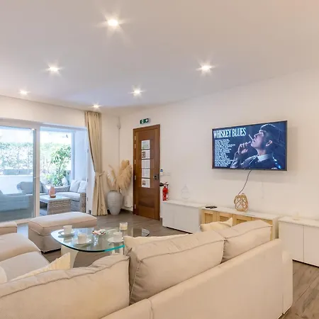 Lejlighed Modern Beautiful Pool And Sea - Happy