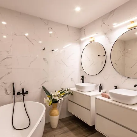 Lejlighed Modern Beautiful Pool And Sea - Happy *