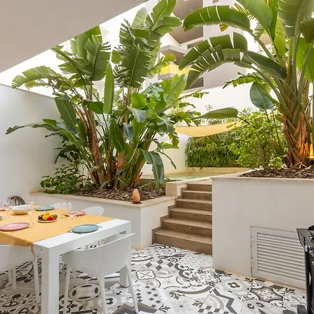 Modern Beautiful Pool And Sea - Happy Apartment