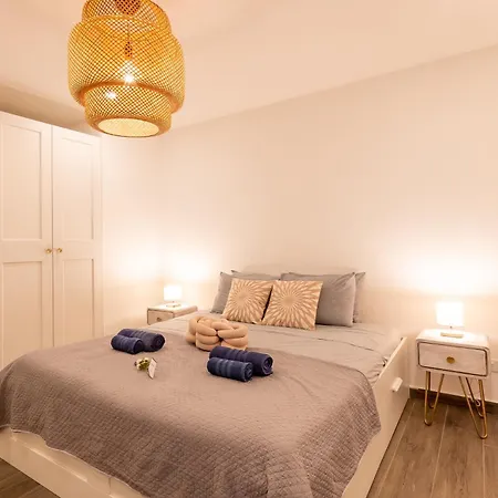 Apartament Modern Beautiful Pool And Sea - Happy