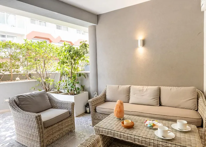 Modern Beautiful Pool And Sea - Happy * Qawra