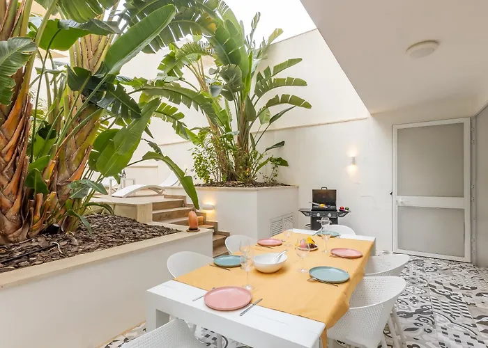 Modern Beautiful Pool And Sea - Happy *