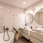 Апартаменты Modern Beautiful Pool And Sea - Happy Аура