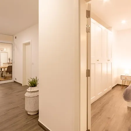 Modern Beautiful Pool And Sea - Happy