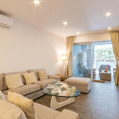 Modern Beautiful Pool And Sea - Happy *