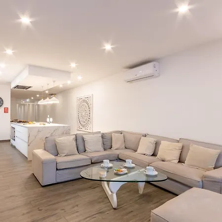 Modern Beautiful Pool And Sea - Happy