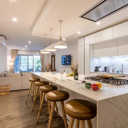 Modern Beautiful Pool And Sea - Happy شقة *