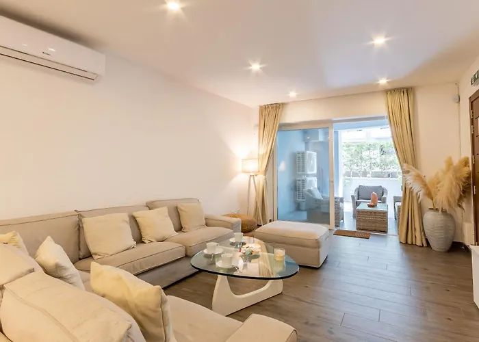 Modern Beautiful Pool And Sea - Happy *