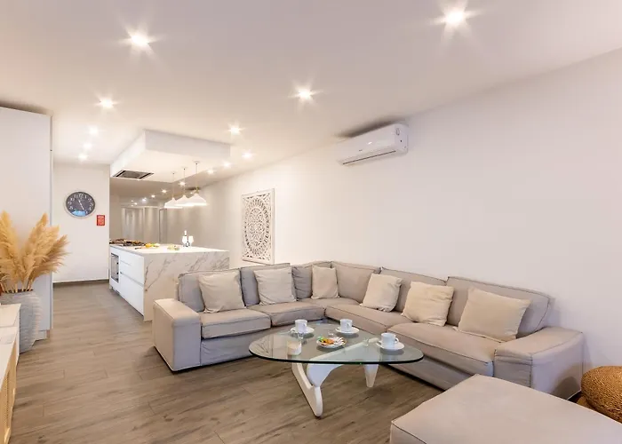 Modern Beautiful Pool And Sea - Happy