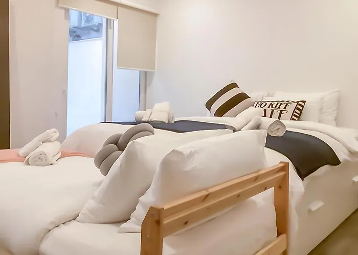 Modern Beautiful Pool And Sea - Happy *